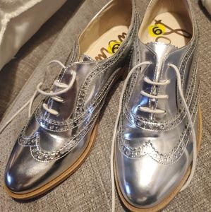 NWT Sam Edelman Patent Silver Oxford Flats
